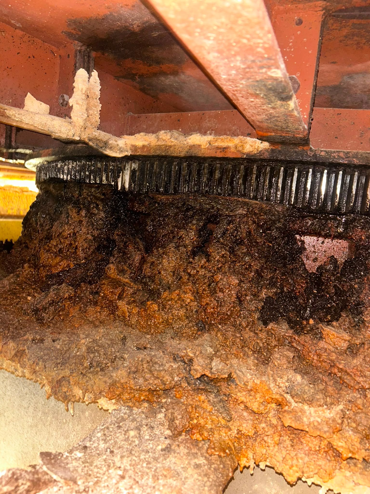 Gear drive area before cleaning